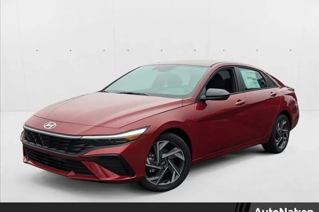 2025 Hyundai Elantra SEL Sport photo 1