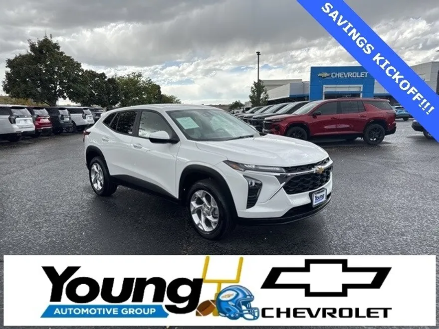 2024 Chevrolet Trax LS photo 1