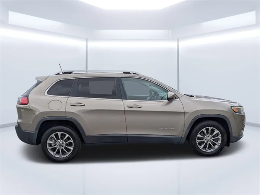 2019 Jeep Cherokee Latitude photo 1