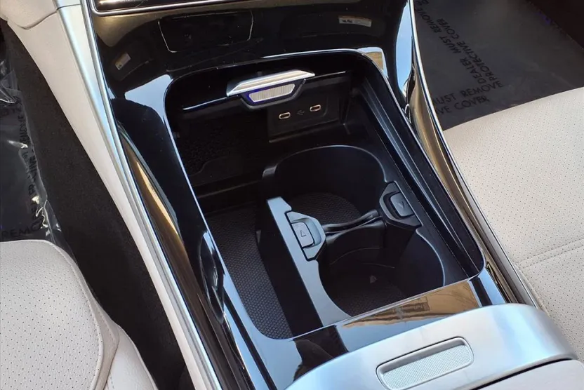 2025 Mercedes Benz C 300 photo 1