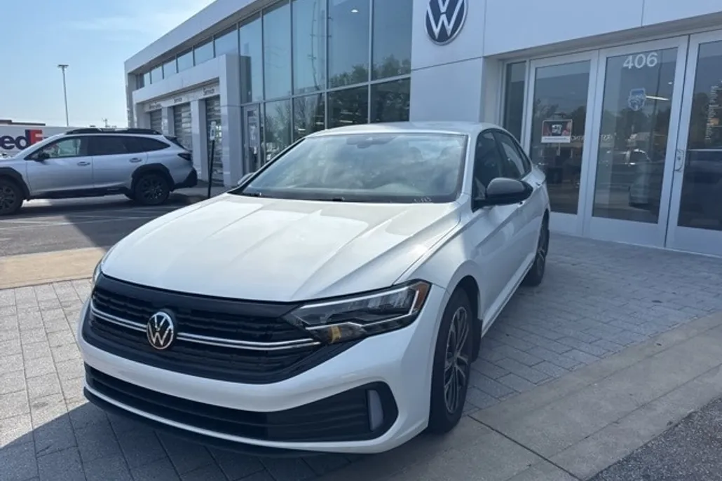 2024 Volkswagen Jetta 1.5T Sport photo 1