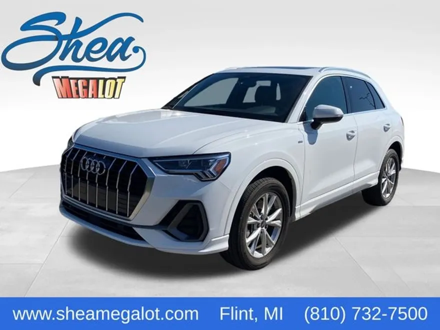 2023 Audi Q3 S line Premium photo 1