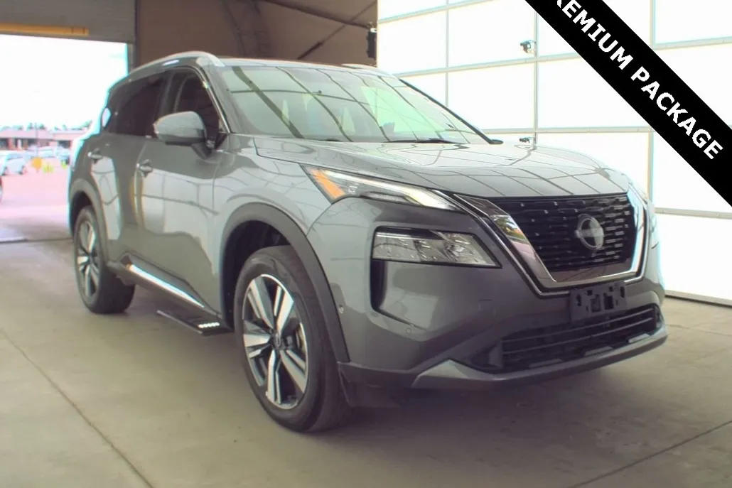 2023 Nissan Rogue SL photo 1