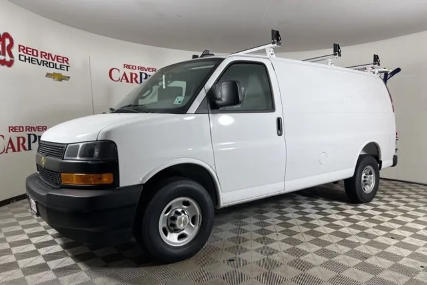 2025 Chevrolet Express Cargo 2500 photo 1