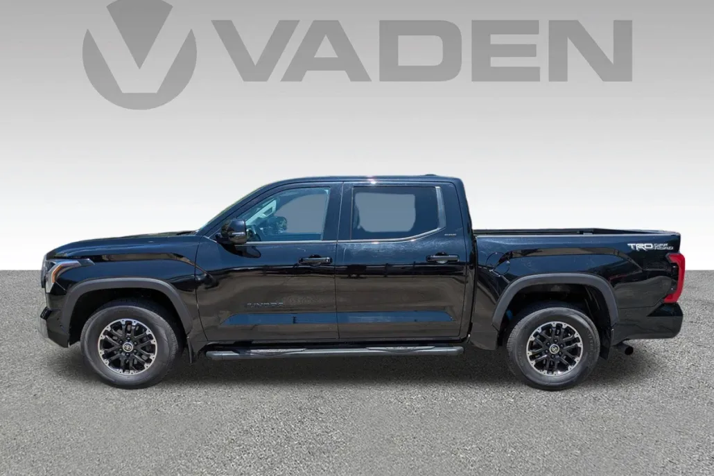 2022 Toyota Tundra SR5 photo 1