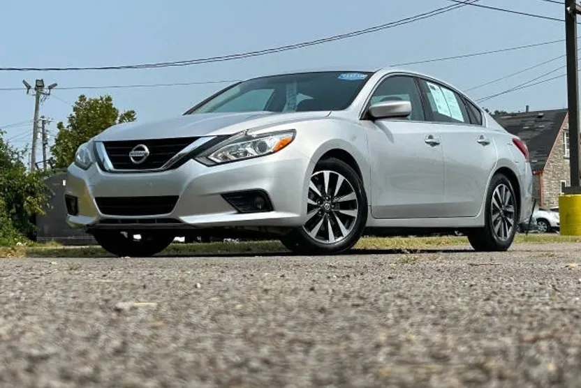 2017 Nissan Altima 2.5 S photo 1