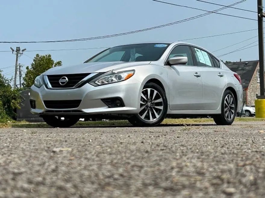 2017 Nissan Altima 2.5 S photo 1