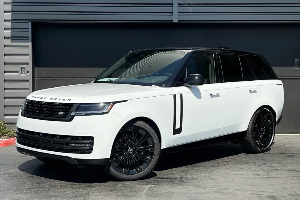 2025 Land Rover Range Rover SE photo 1