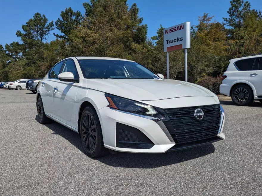 2025 Nissan Altima SV Special Edition photo 1