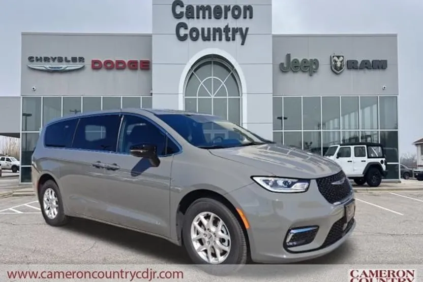 2025 Chrysler Pacifica photo 1