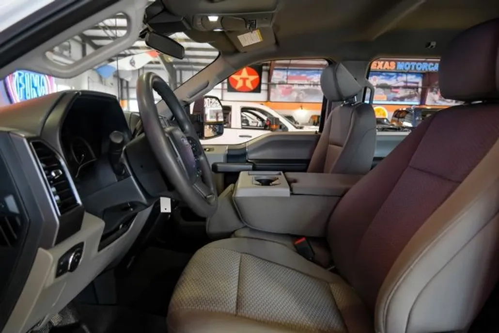 2022 Ford F-350 XLT photo 1