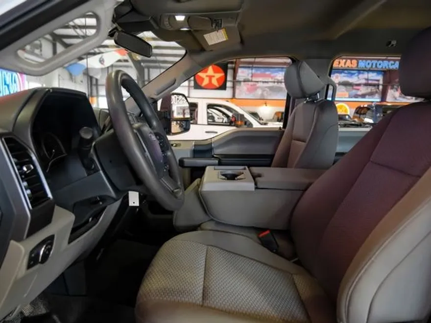2022 Ford F-350 XLT photo 1