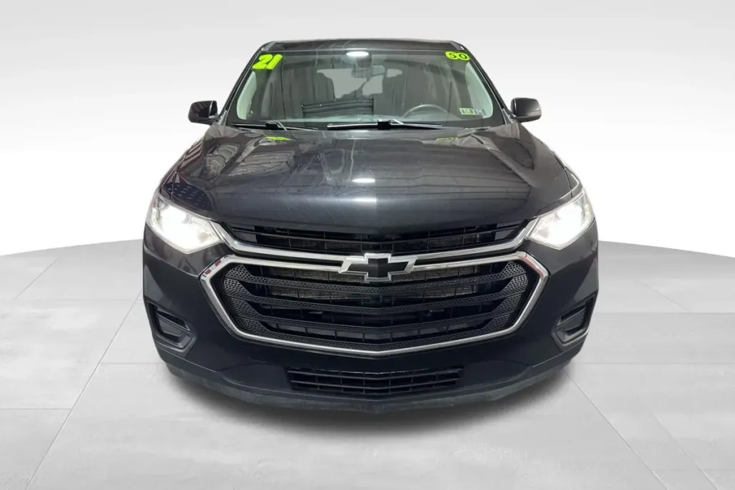 2021 Chevrolet Traverse LS photo 1