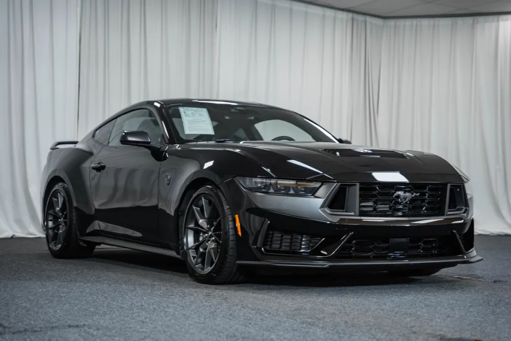 2024 Ford Mustang Dark Horse photo 1