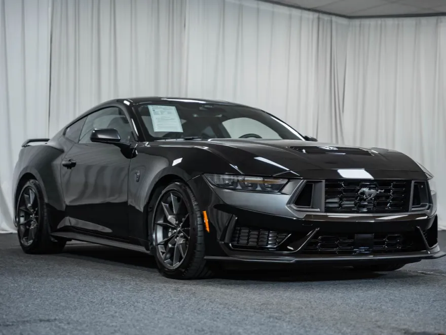 2024 Ford Mustang Dark Horse photo 1