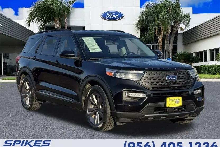 2022 Ford Explorer XLT photo 1