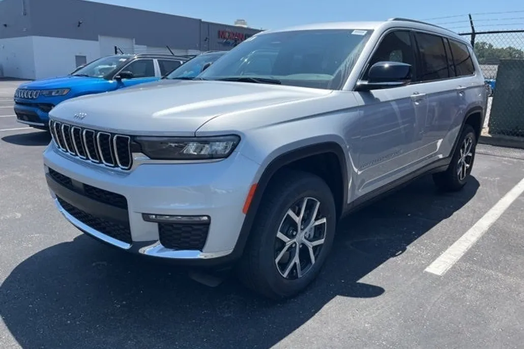 2025 Jeep Grand Cherokee Limited photo 1