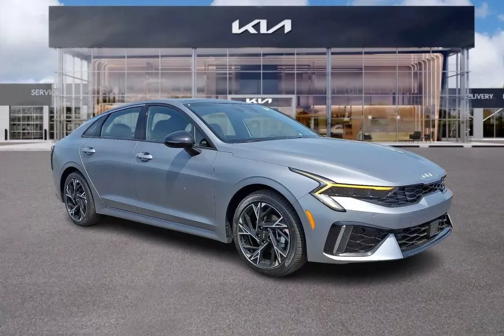 2025 Kia K5 GT-Line photo 1