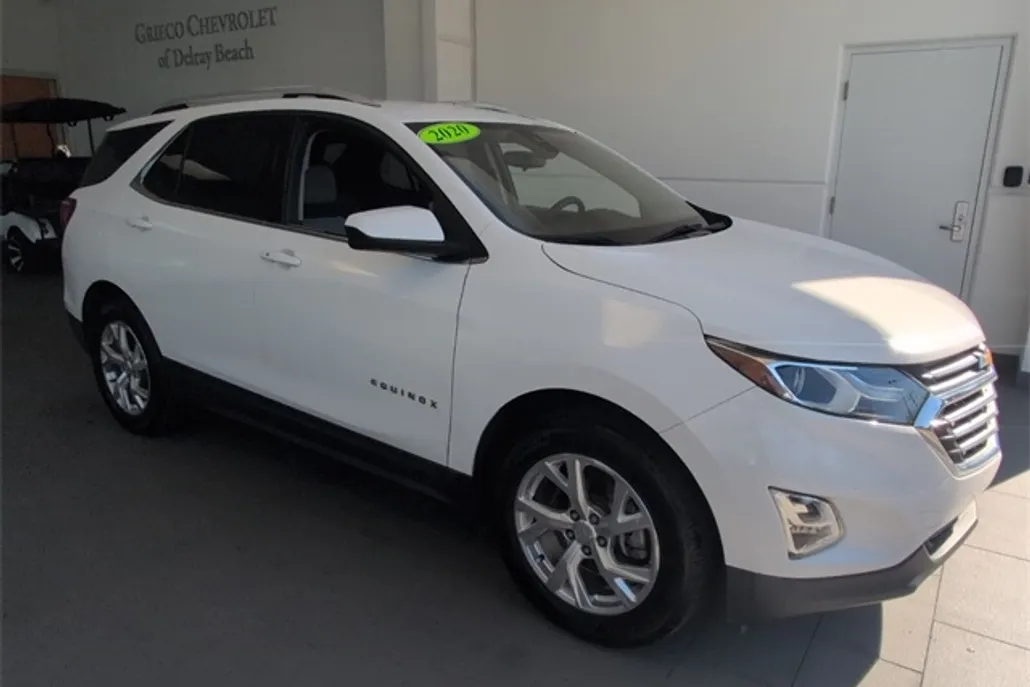 2020 Chevrolet Equinox LT photo 1