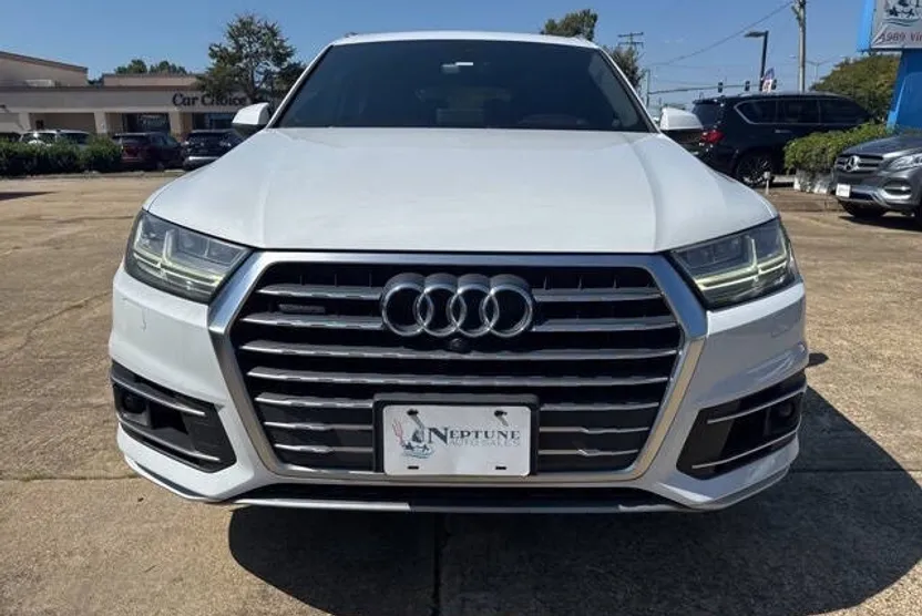 2017 Audi Q7 3.0T Prestige photo 1