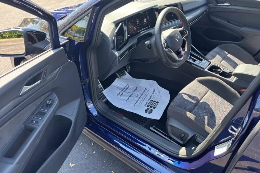2023 Volkswagen Golf GTI SE photo 1