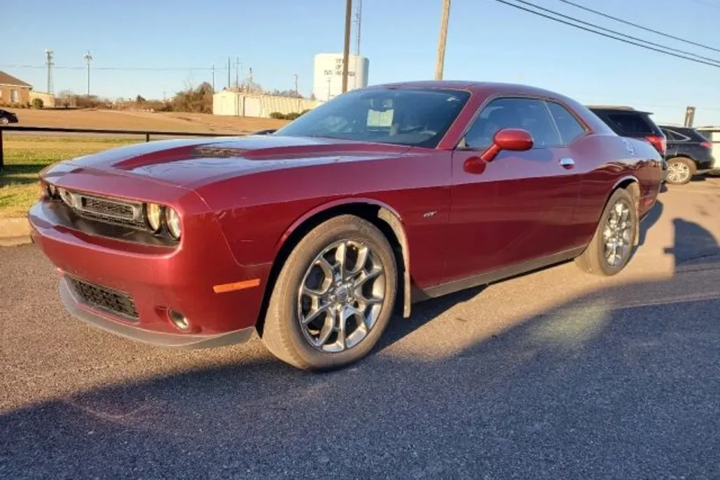 2017 Dodge Challenger GT photo 1