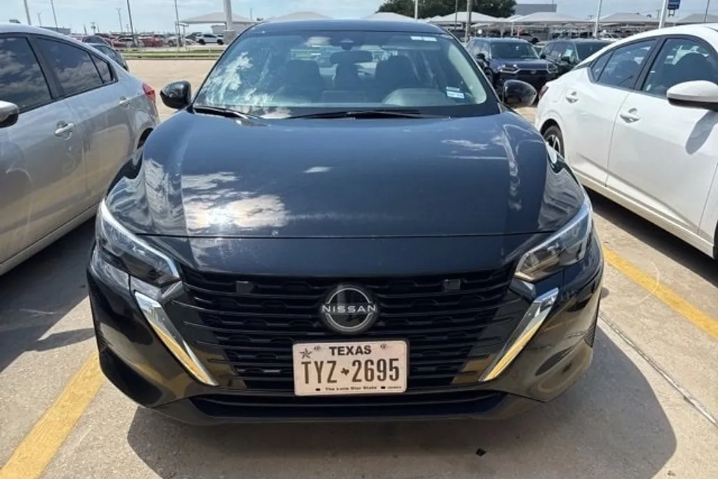2024 Nissan Sentra SV photo 1