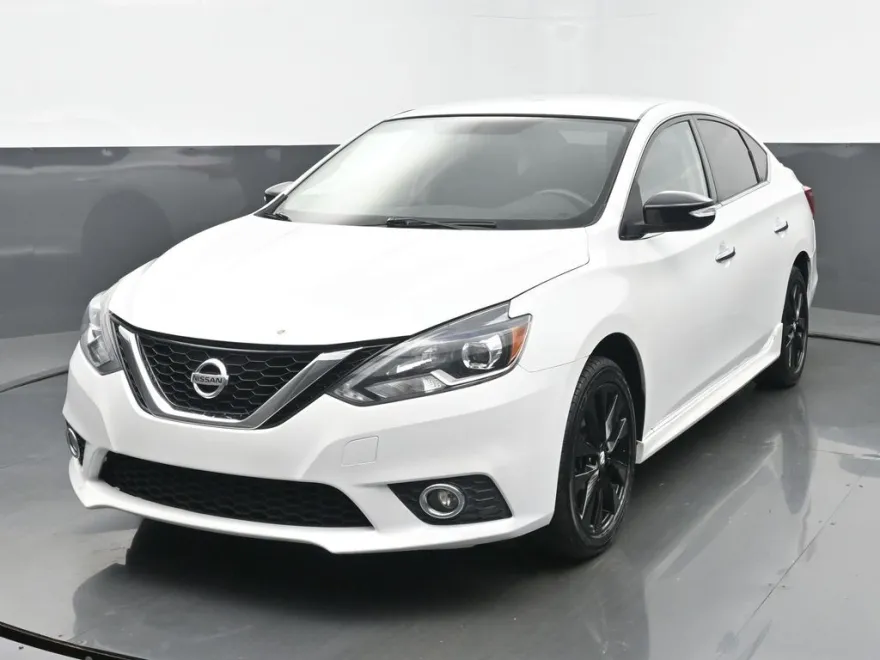2017 Nissan Sentra SR photo 1