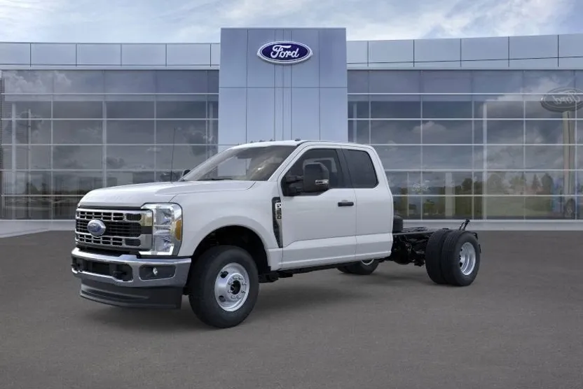 2025 Ford F-350 photo 1