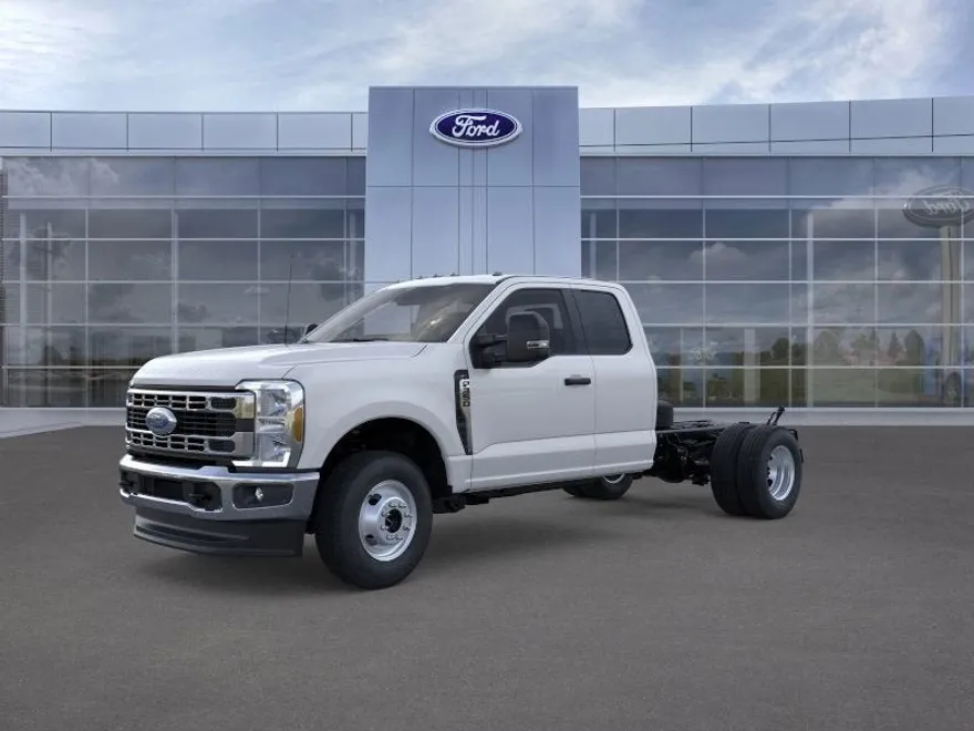 2025 Ford F-350 photo 1
