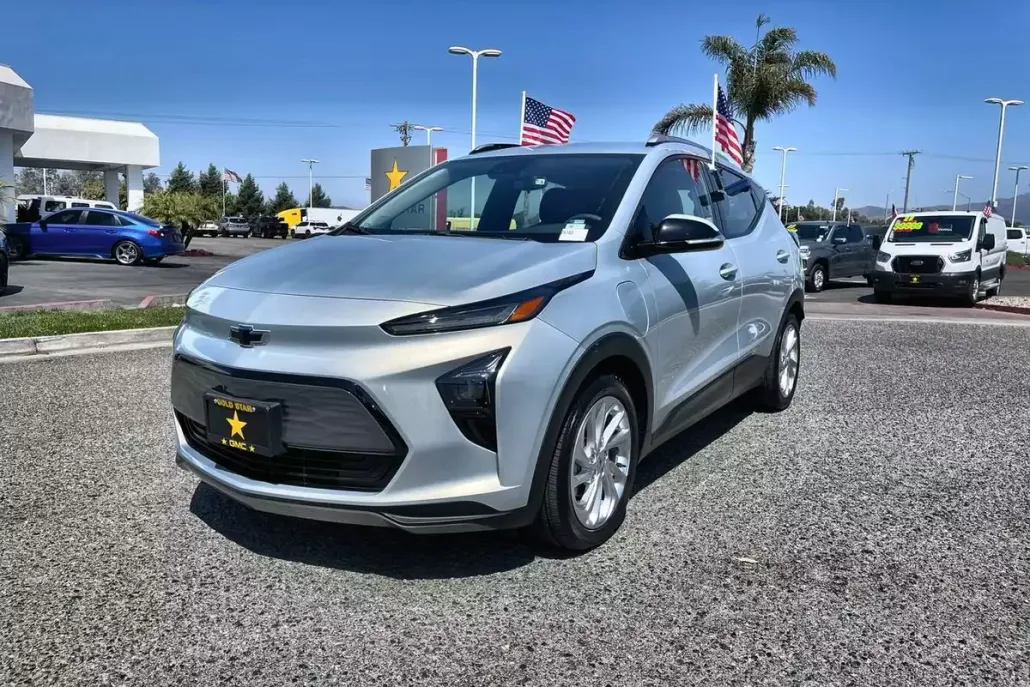 2023 Chevrolet Bolt EUV photo 1