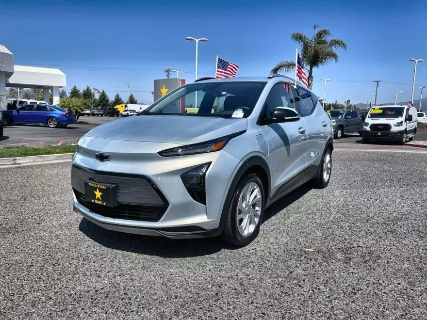 2023 Chevrolet Bolt EUV photo 1
