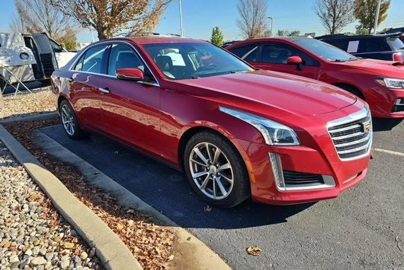 2017 Cadillac CTS Luxury photo 1