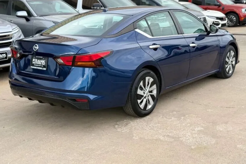2019 Nissan Altima 2.5 S photo 1