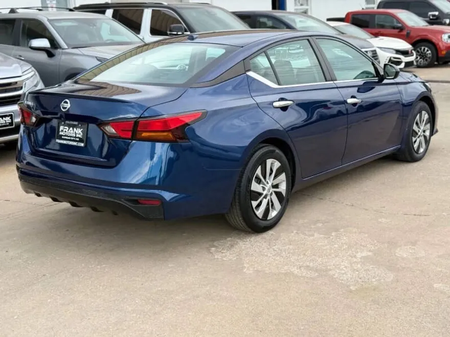2019 Nissan Altima 2.5 S photo 1