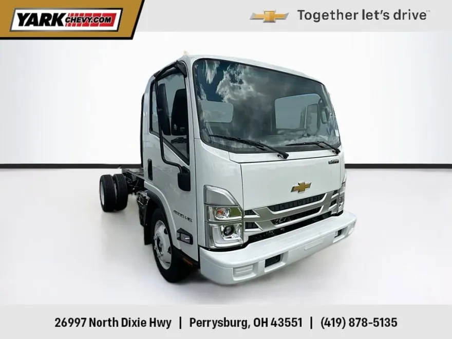 2024 Chevrolet Silverado 4500HD Base photo 1