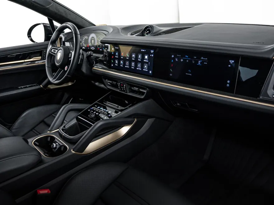 2024 Porsche Cayenne Turbo GT photo 12