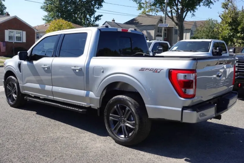 2023 Ford F-150 Lariat photo 1