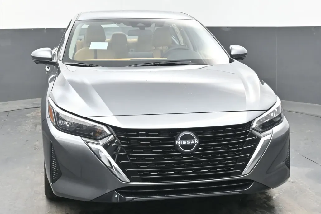2025 Nissan Sentra SV Premium photo 1