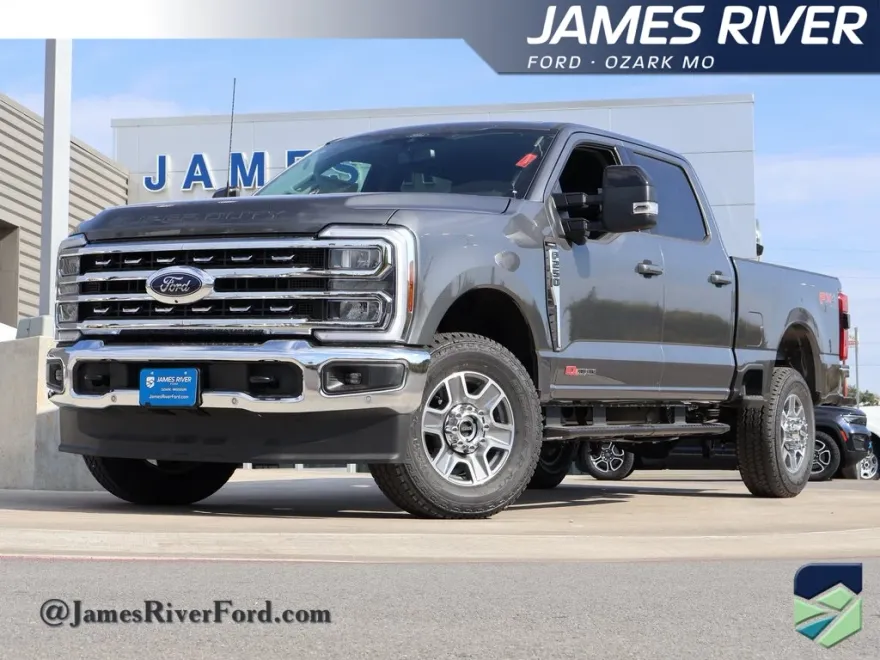 2026 Ford F-250 Lariat photo 1