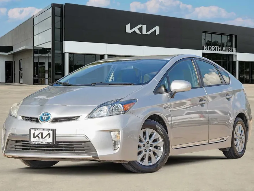 2014 Toyota Prius Plug-in photo 1