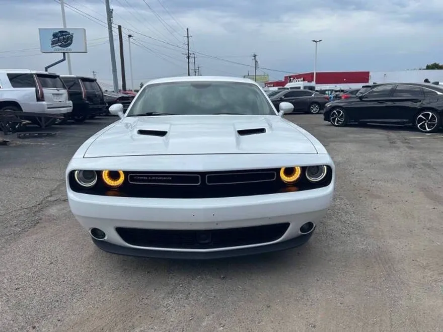 2018 Dodge Challenger SXT Plus photo 1