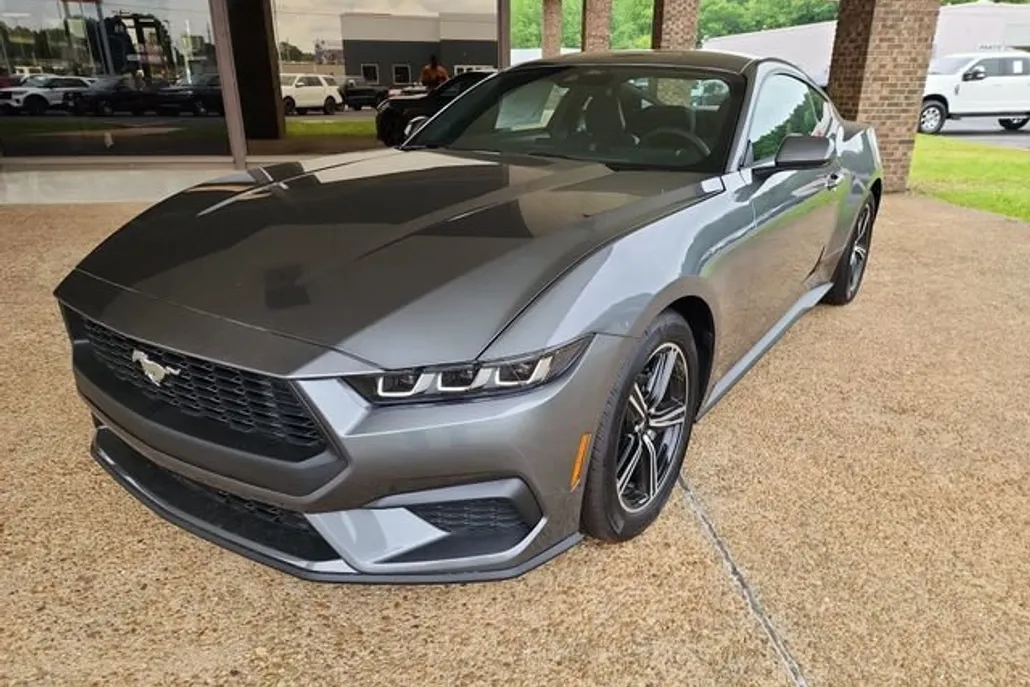 2025 Ford Mustang EcoBoost photo 1