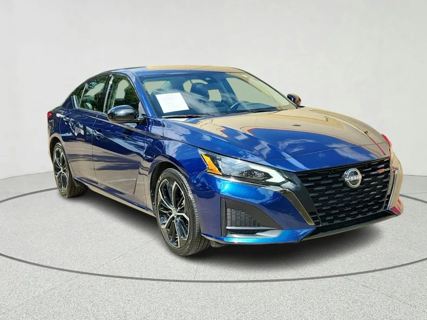 2024 Nissan Altima 2.5 SR photo 1