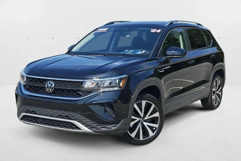 2024 Volkswagen Taos SE photo 1