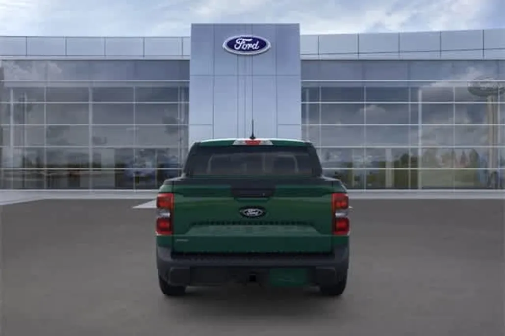2025 Ford Maverick XLT photo 1