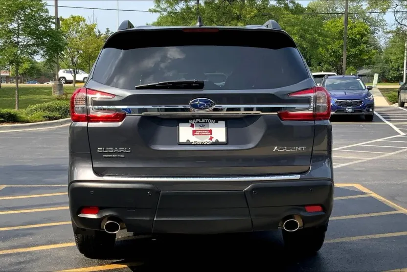 2024 Subaru Ascent Premium photo 1