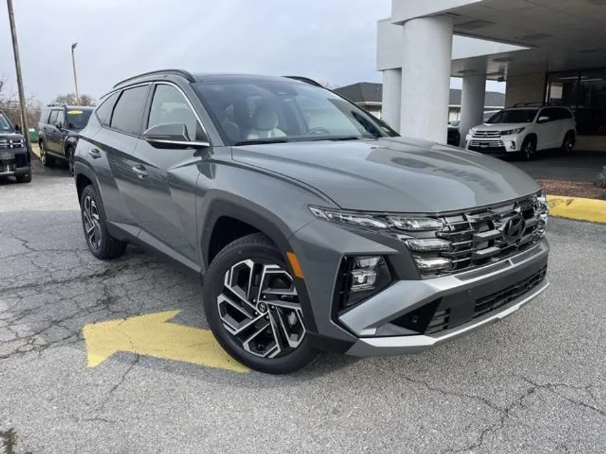 2025 Hyundai Tucson Limited photo 1
