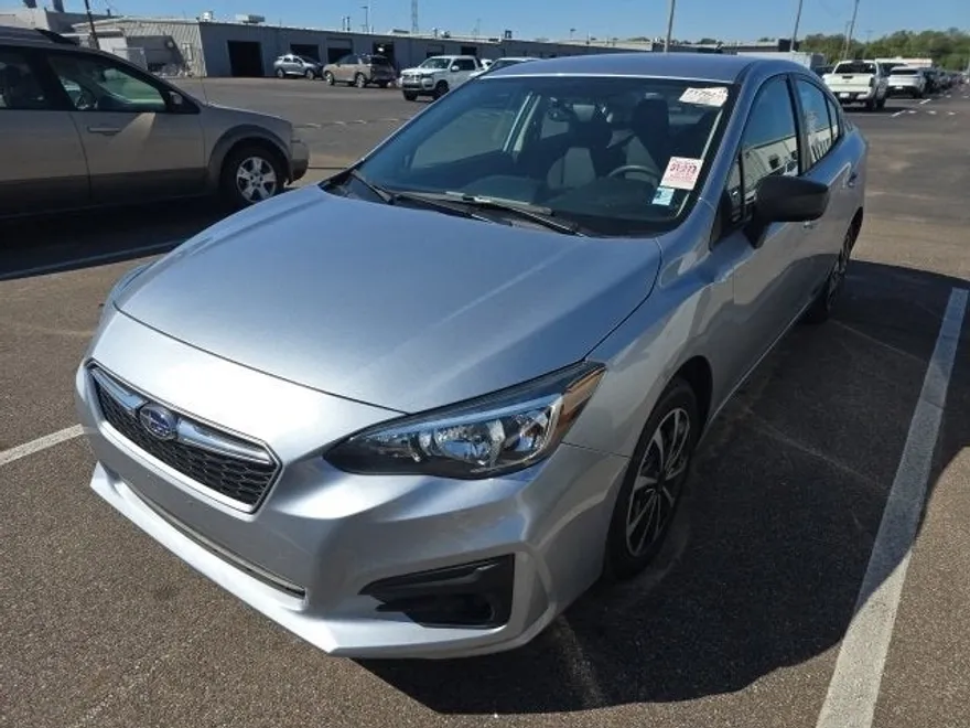 2019 Subaru Impreza 2.0i photo 1