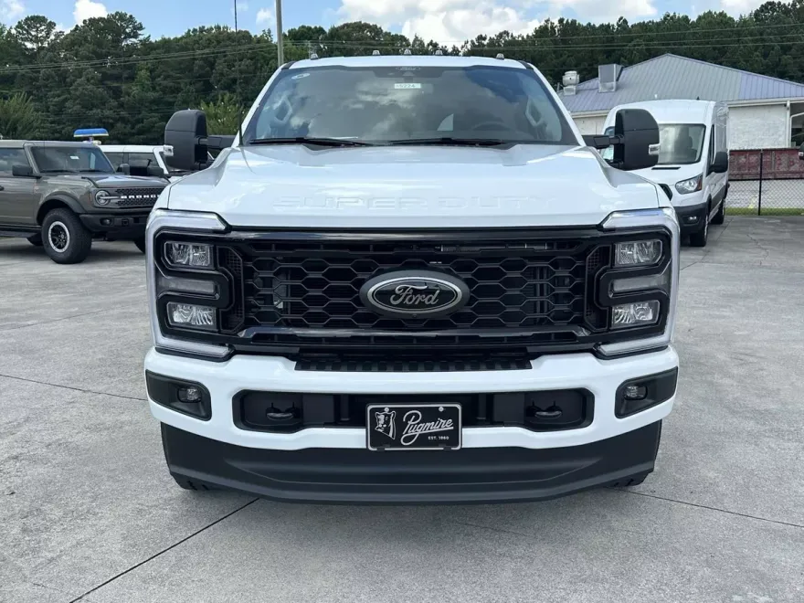 2025 Ford F-250 XLT photo 1